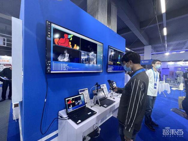 实探余姚中国机器人大会 500+机器人产品展出，仿生人成亮点，服务消费机器人销售升温